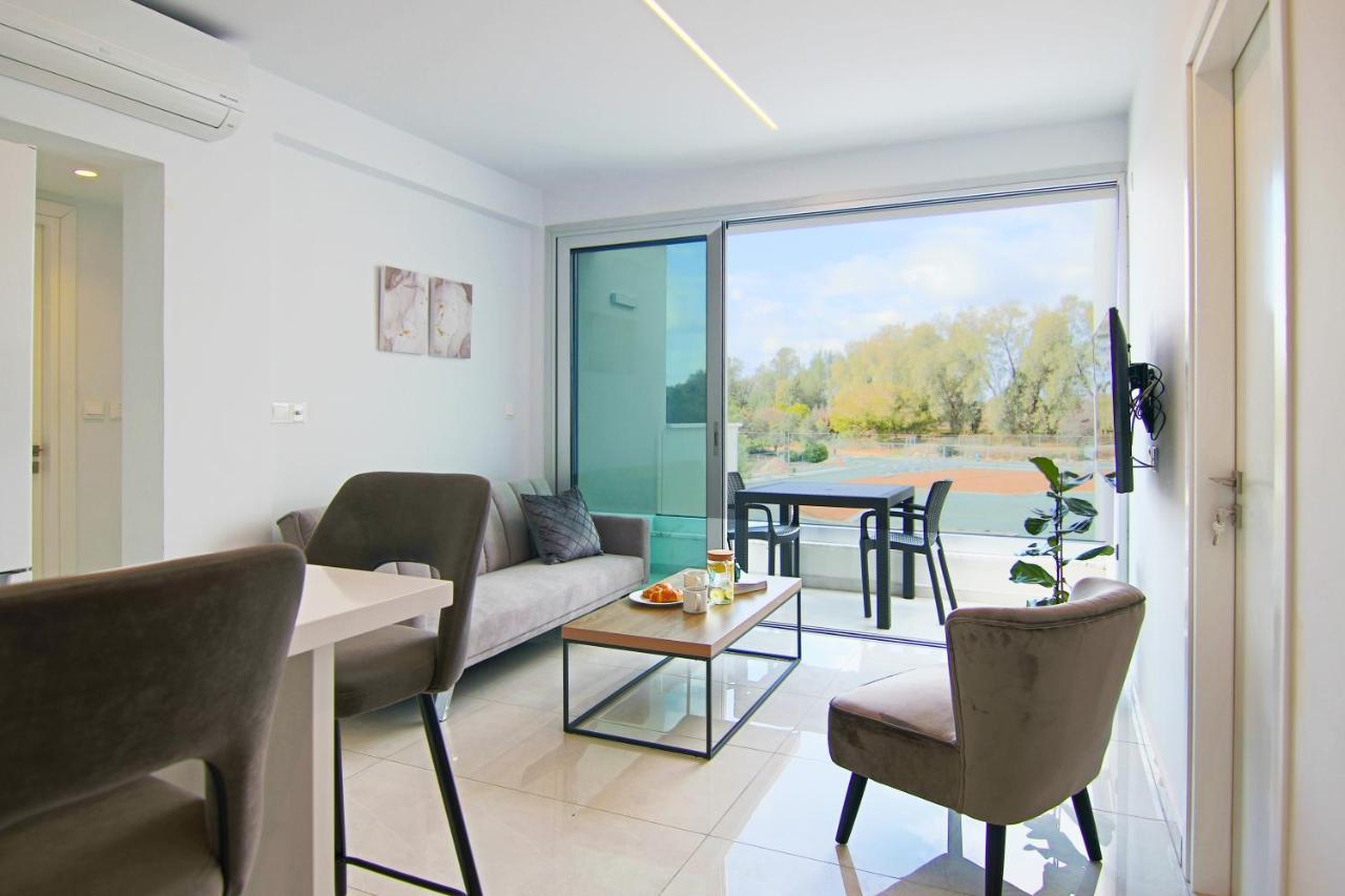 Phaedrus Living - Seaside Executive Flat Harbour 205 Apartment Paphos Bagian luar foto